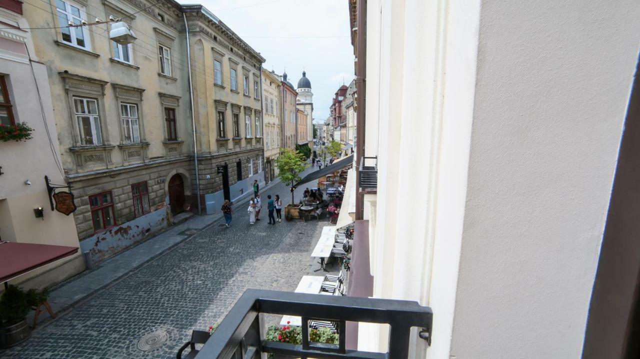 Апартаменти З Балконом Lviv Buitenkant foto